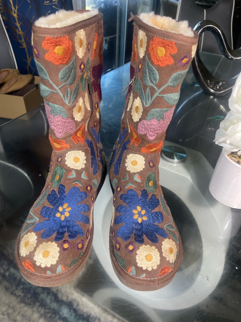 UGG Size 10 Wahine Floral Embroidered Suede Boots htf rare hippie trippy 🌼 shoes - Picture 3 of 6